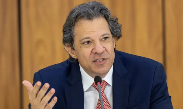 Haddad acusa direita, e diz que reunião com secretário do Tesouro dos EUA foi cancelada após articulação